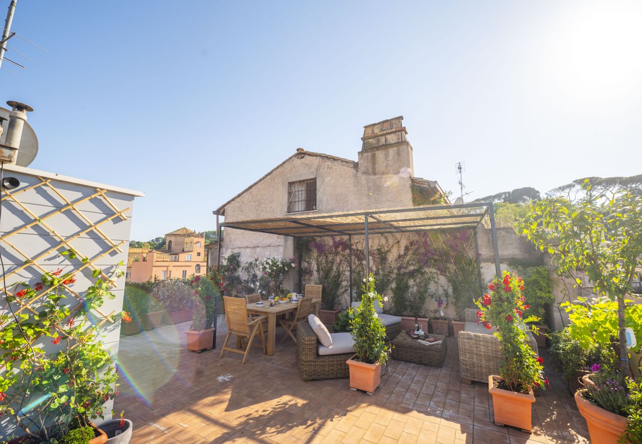 Appartamento a Roma - Trastevere Outstanding  4 BR Terraced Apartment