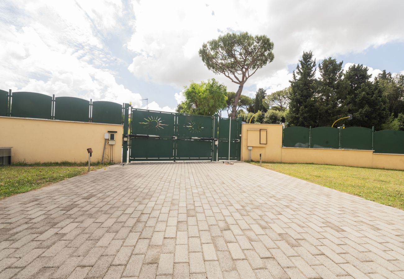 Appartamento a Roma - Terraced Apartment by the Ancient Appian Way 4