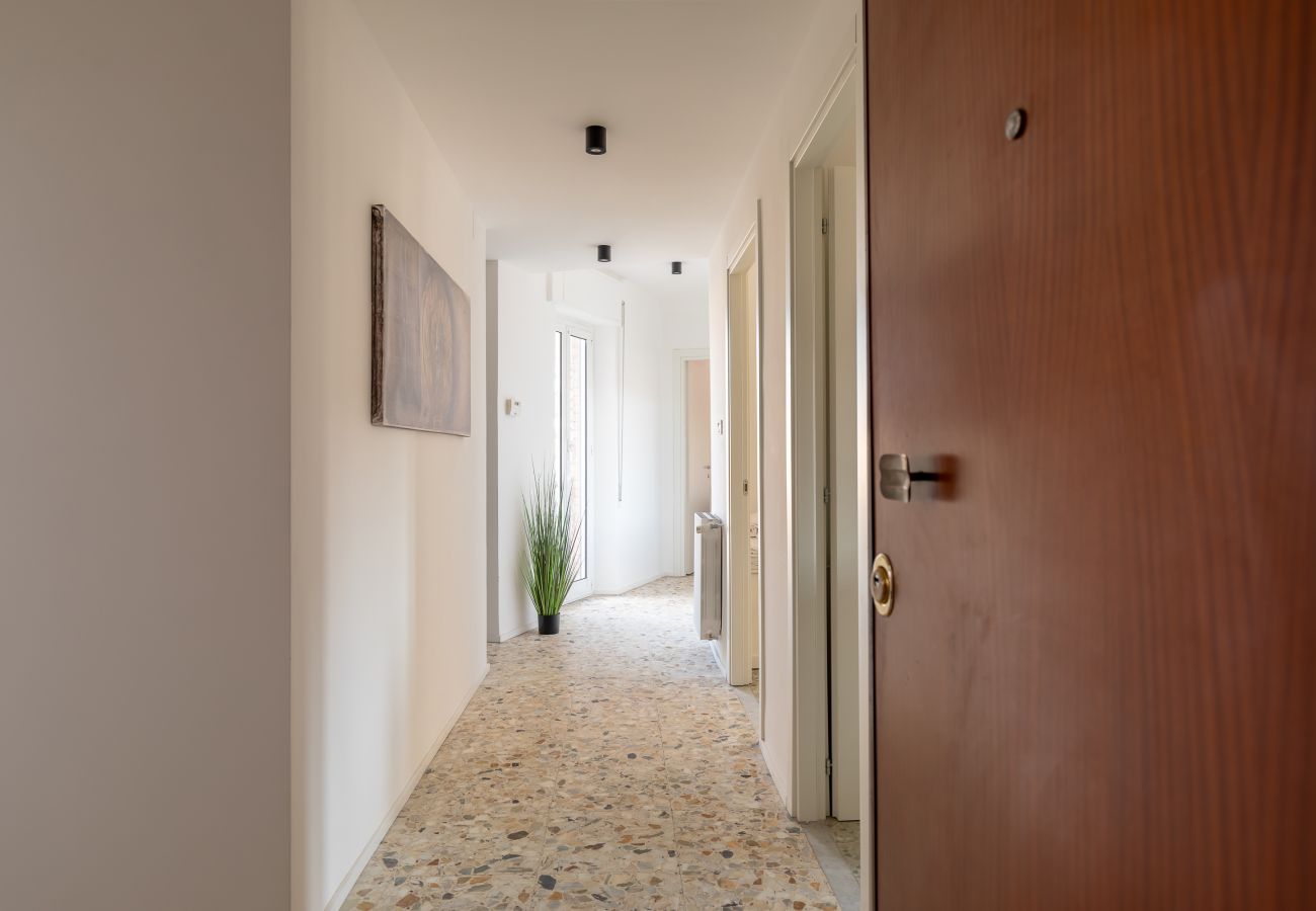 Appartamento a Roma - Luminous Family Apt with Balcony by St Peter's