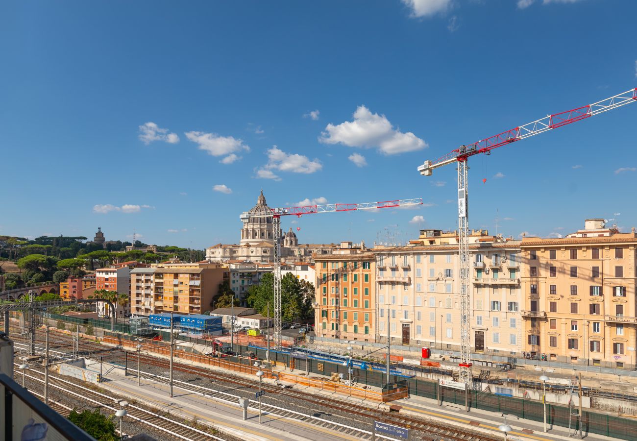 Appartamento a Roma - Luminous Family Apt with Balcony by St Peter's