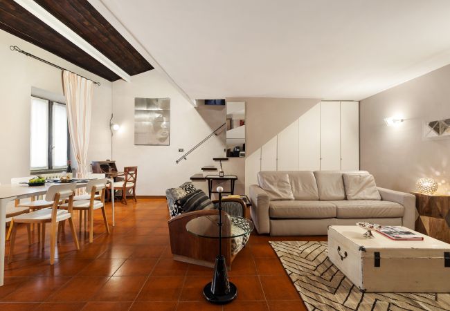  a Roma - Trastevere Lovely Apartment