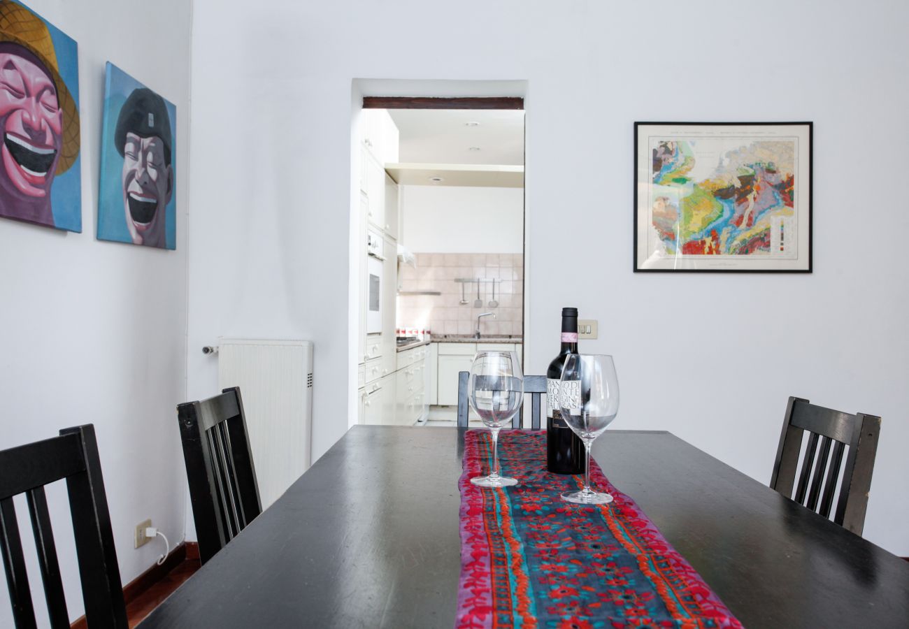 Apartment in Rome - Above Pantheon Roof