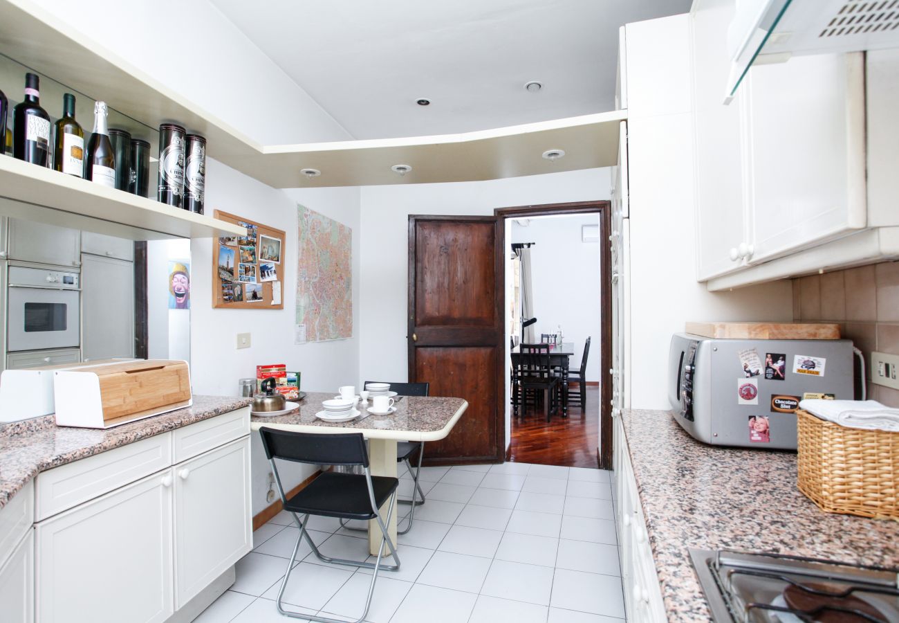 Apartment in Rome - Above Pantheon Roof