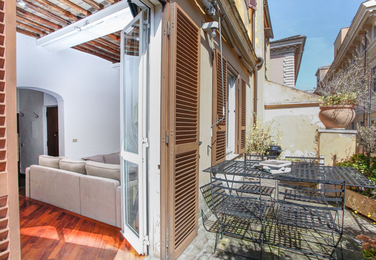 Apartment in Rome - Above Pantheon Roof