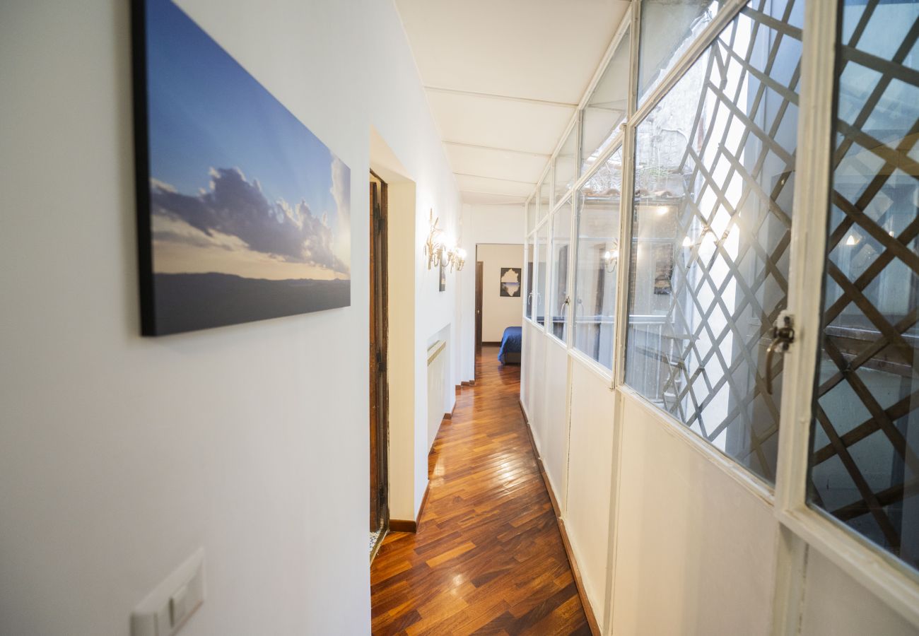 Apartment in Rome - Above Pantheon Roof