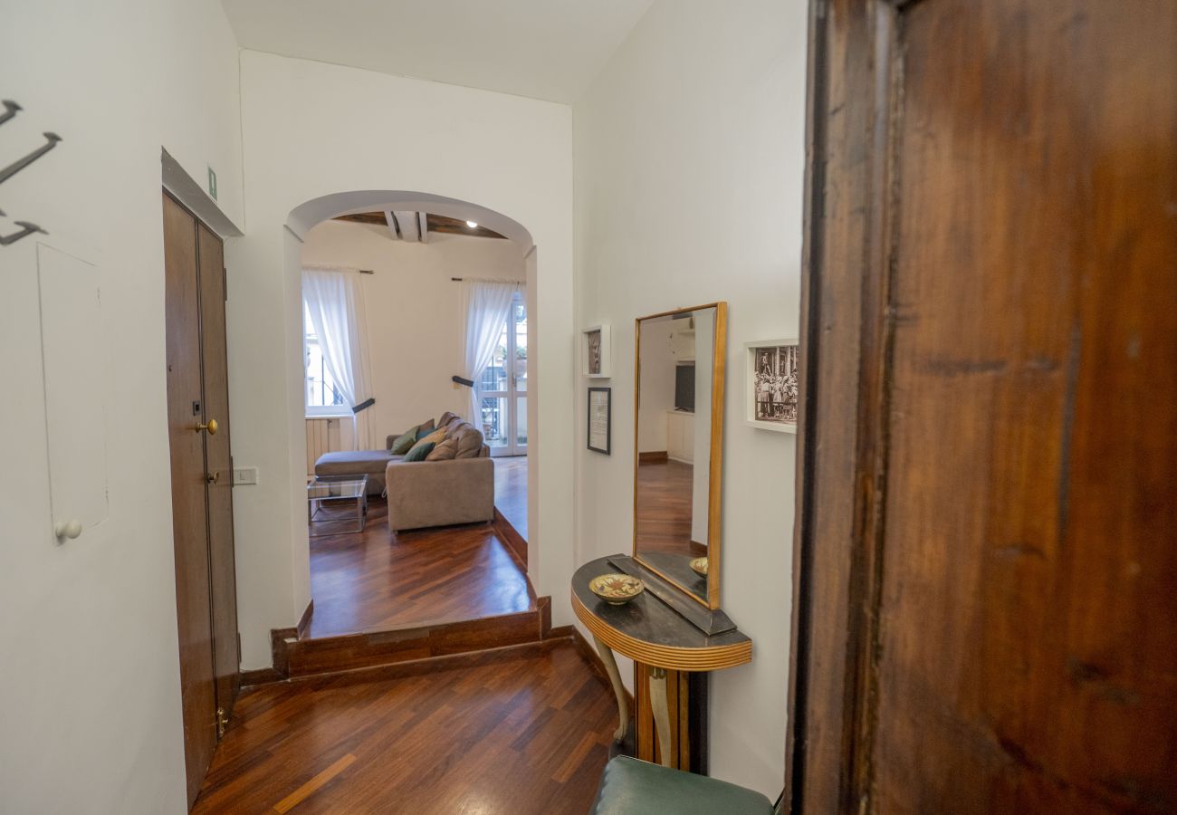 Apartment in Rome - Above Pantheon Roof