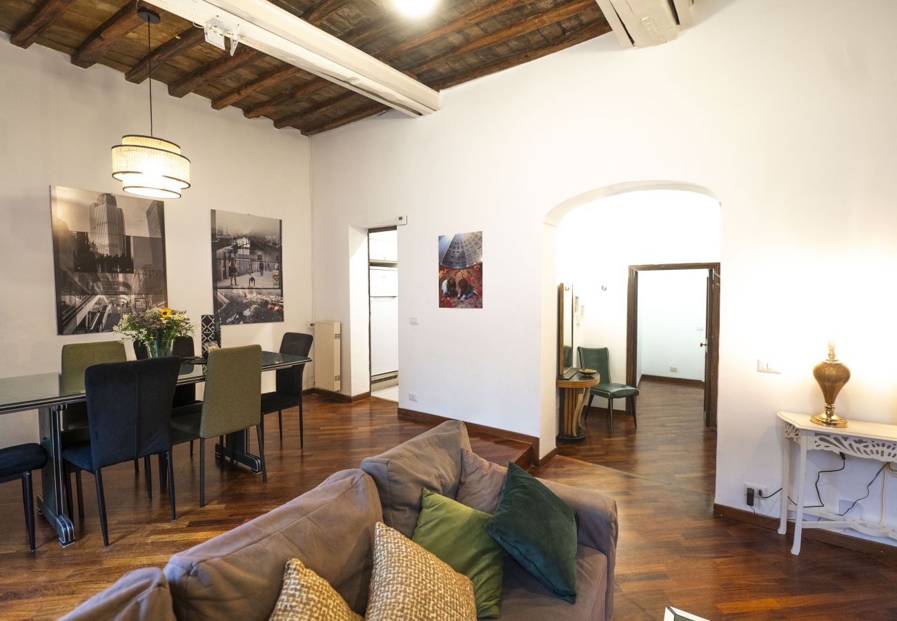 Apartment in Rome - Above Pantheon Roof