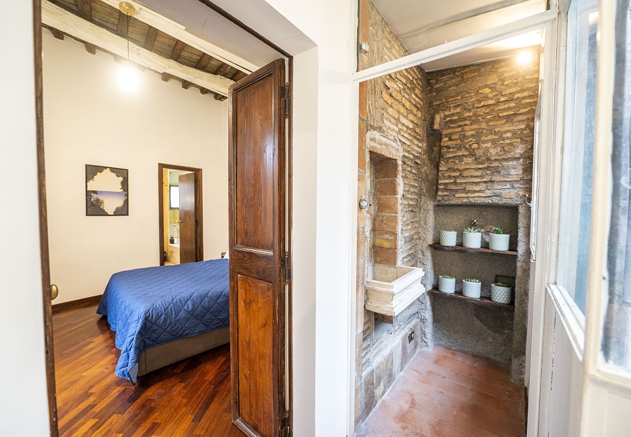 Apartment in Rome - Above Pantheon Roof