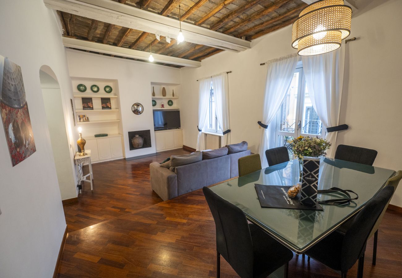 Apartment in Rome - Above Pantheon Roof