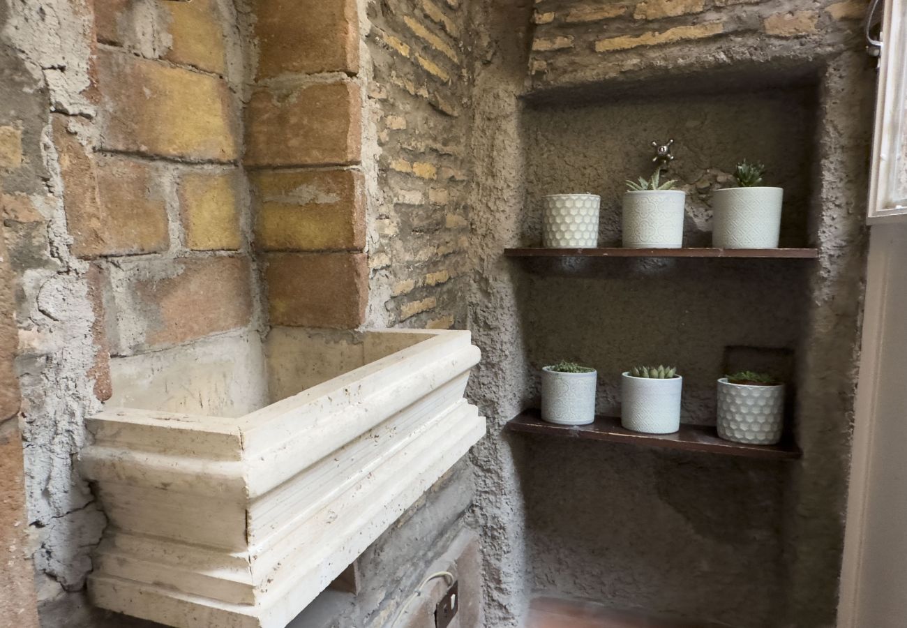 Apartment in Rome - Above Pantheon Roof