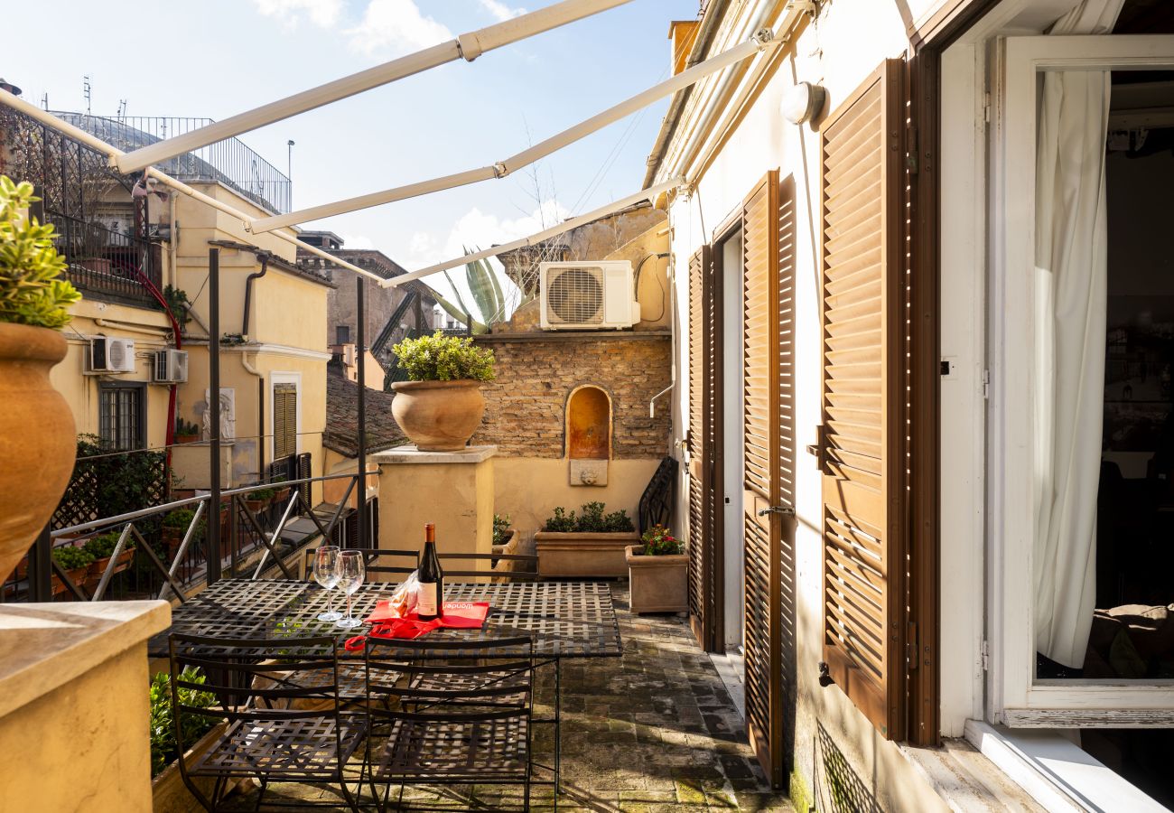 Apartment in Rome - Above Pantheon Roof