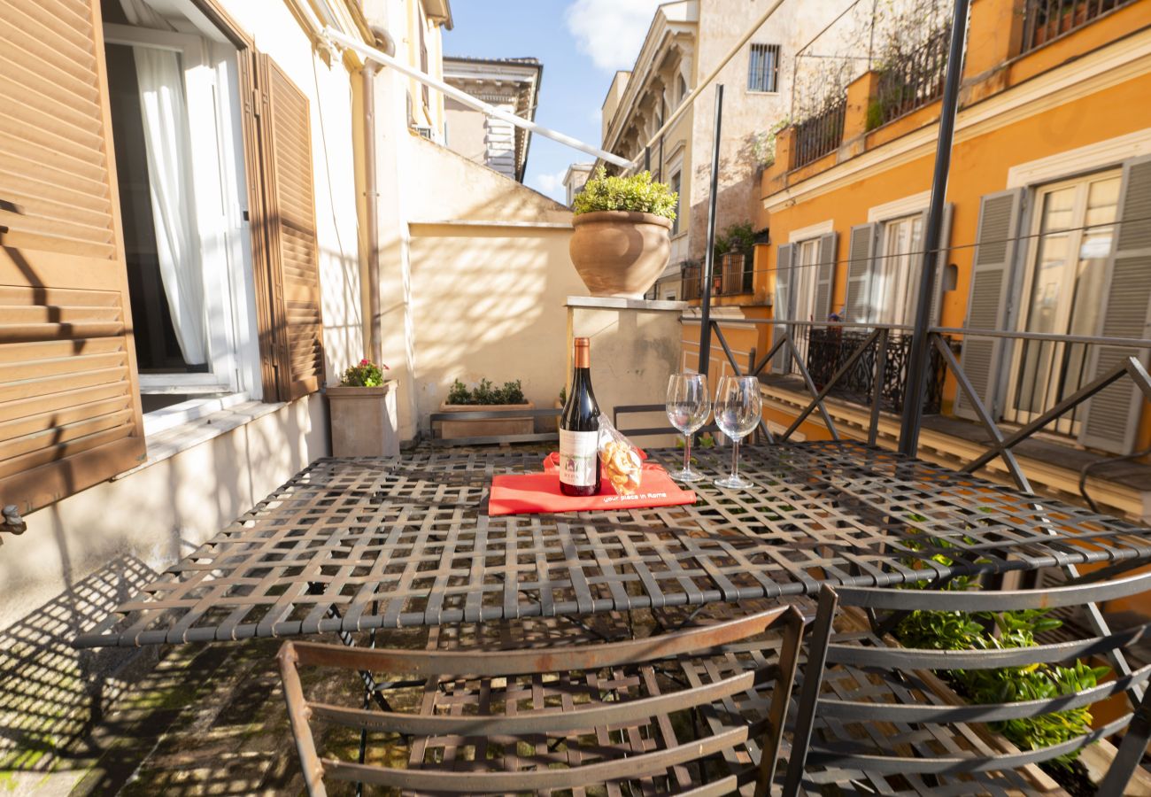 Apartment in Rome - Above Pantheon Roof