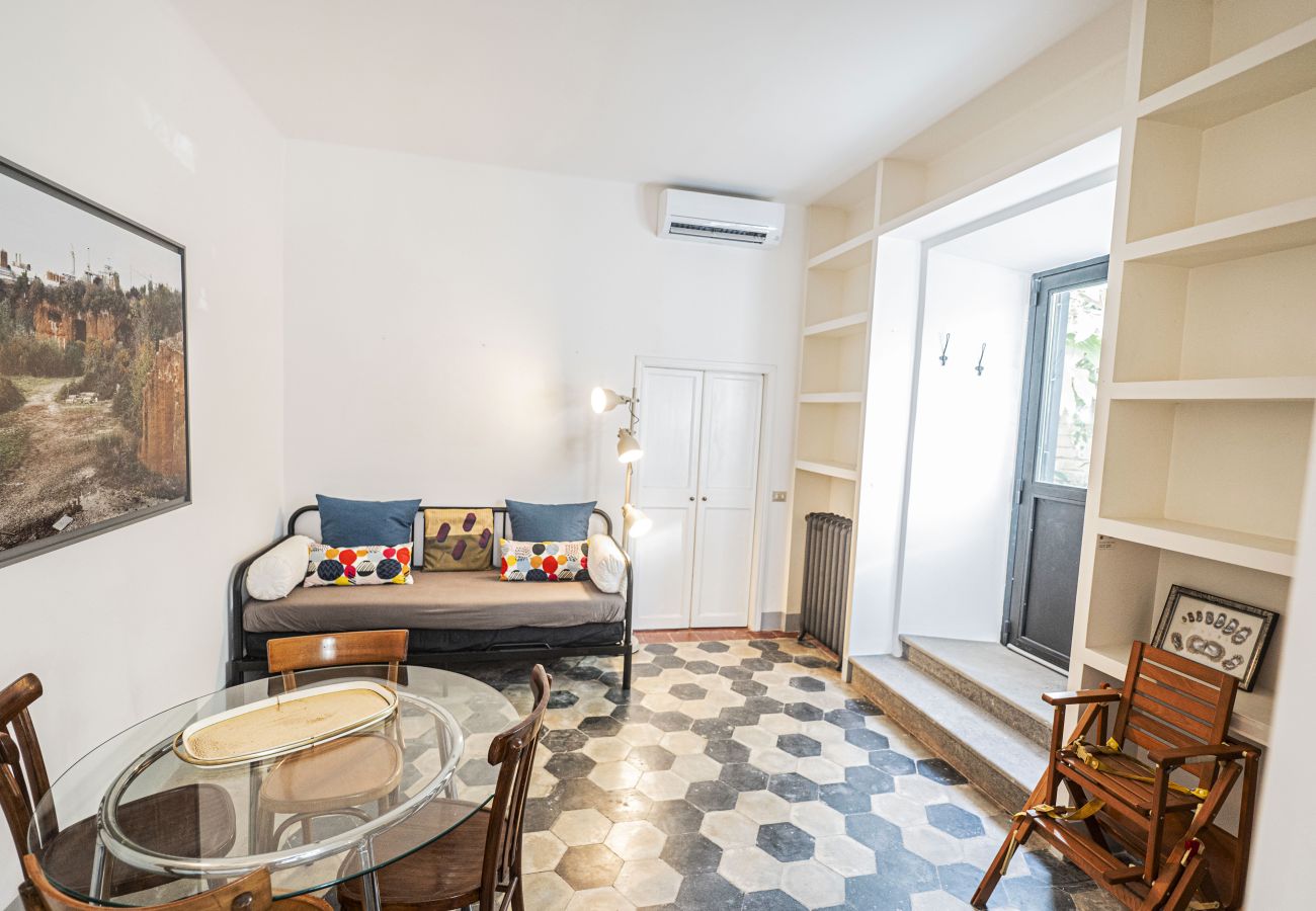 Apartment in Rome - Lovely Garden Apartment in Beautiful San Saba