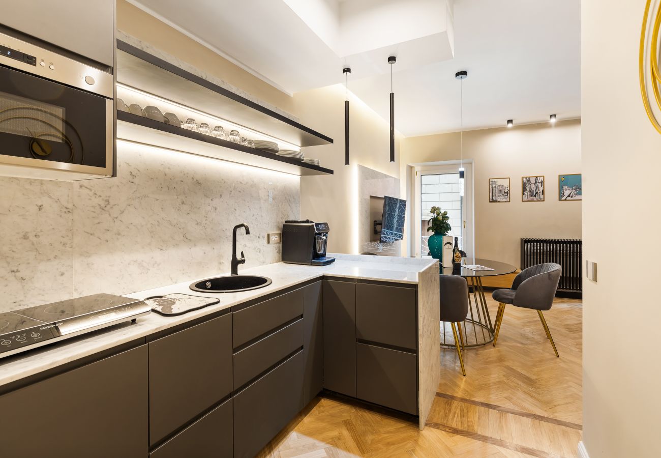 Apartment in Rome - Spanish Steps Modern Gem