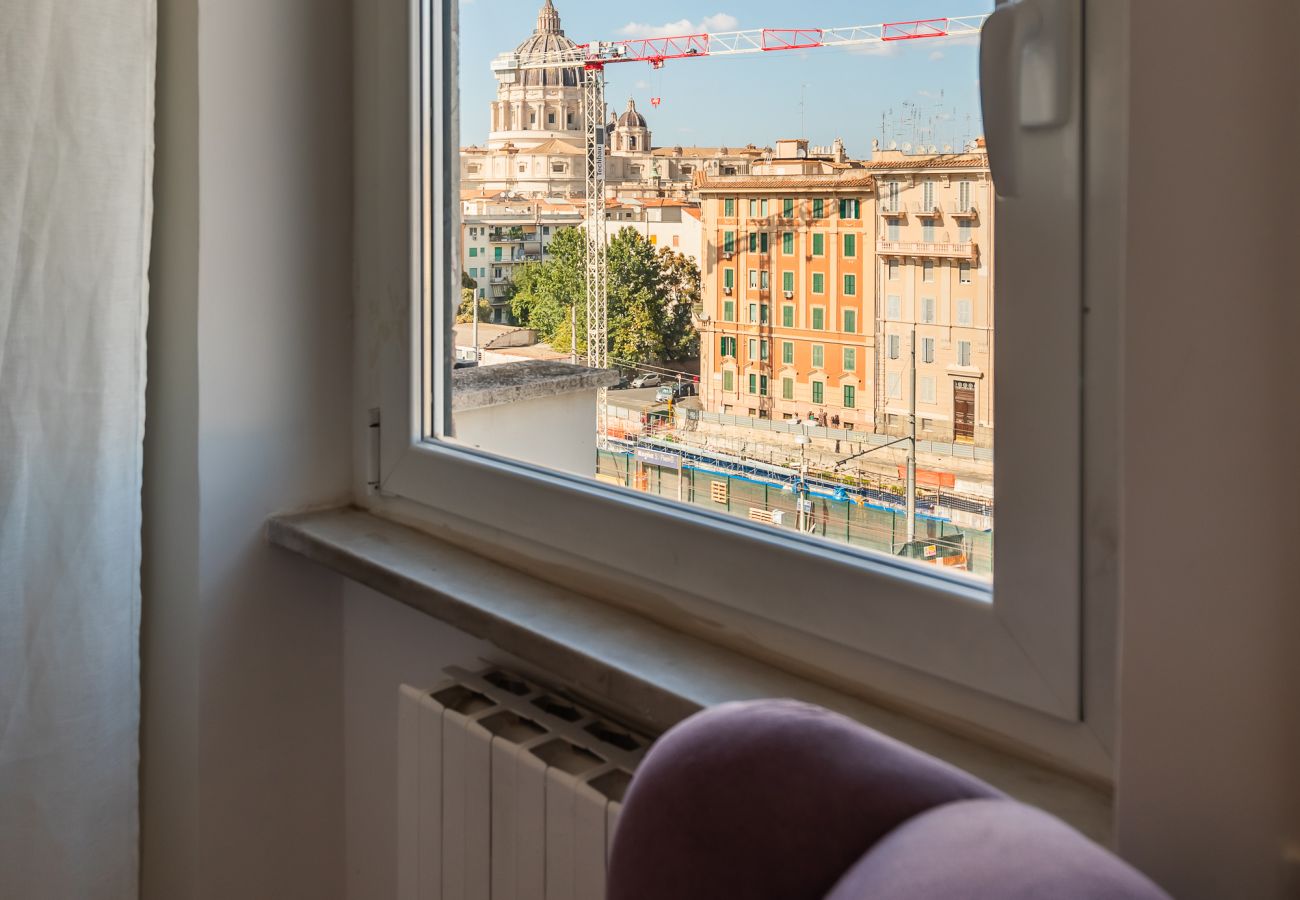 Apartment in Rome - Luminous Family Apt with Balcony by St Peter's