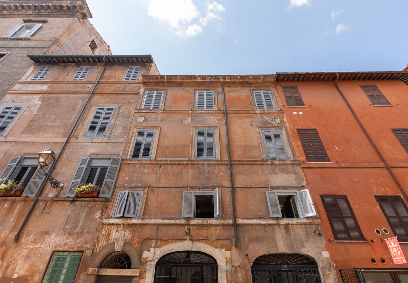 Apartment in Rome - Elegance and Charm in Splendid Via Giulia