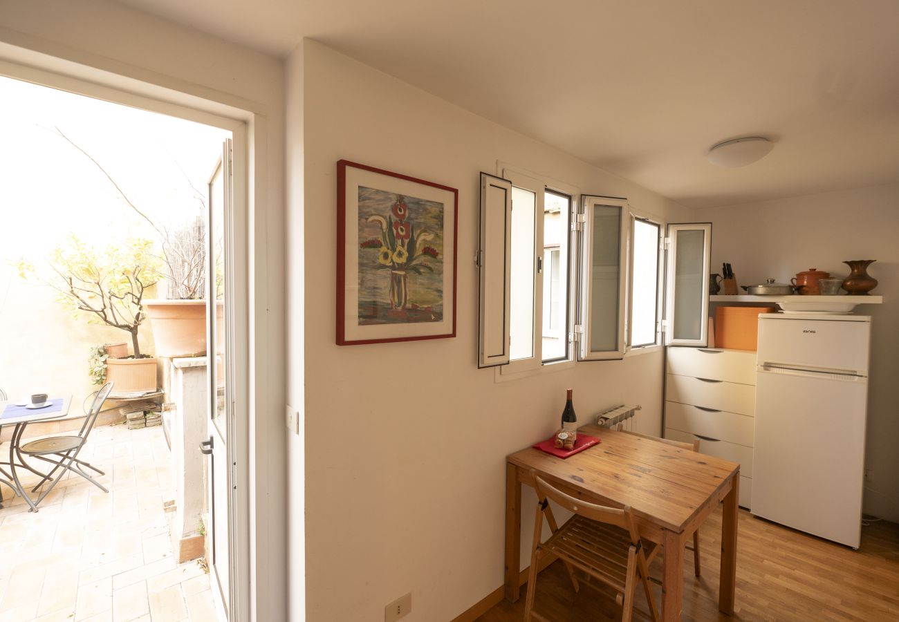 Apartment in Rome - Your Piazza Navona Hideaway with Terrace