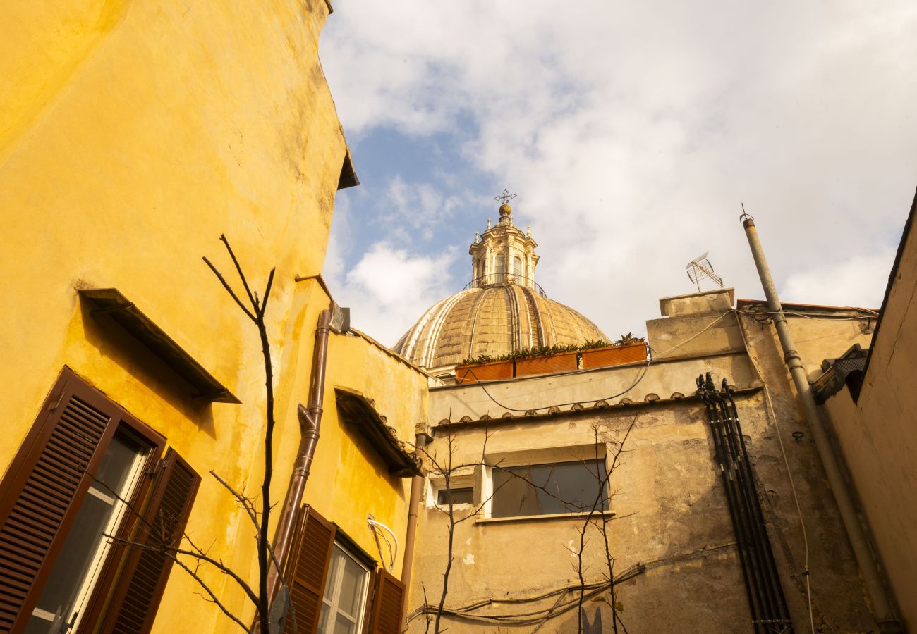 Apartment in Rome - Your Piazza Navona Hideaway with Terrace